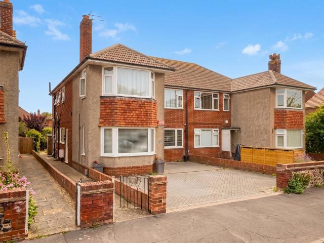 Flat for sale in Upton, Acol
