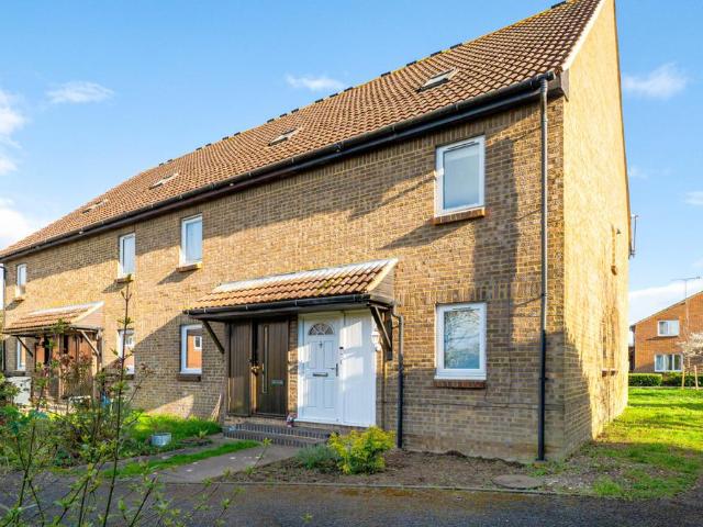 Flat for sale in Slyfield, Westborough