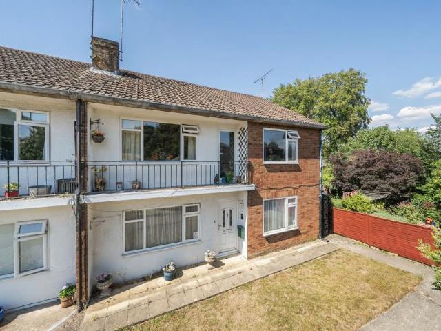 Flat for sale in California, Dunstable
