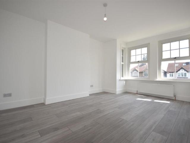 Flat for sale in London Borough of Hounslow, Spring Grove