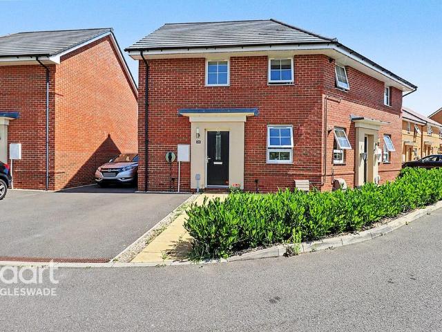 Flat for sale in King's Walden, Hertfordshire
