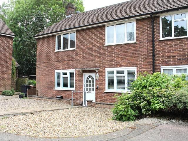 Flat for sale in Potters Bar, Hertfordshire