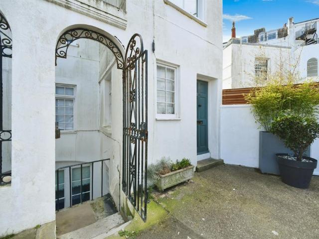 Flat for sale in Kemptown, Brighton & Hove