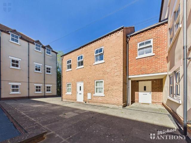 Flat for sale in Coldharbour, Aylesbury