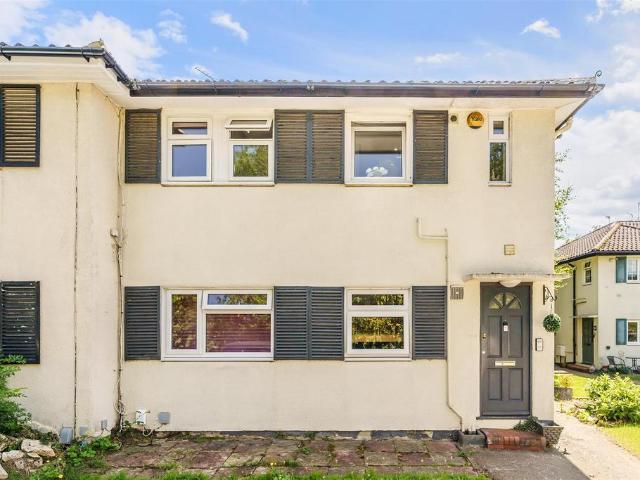 Flat for sale in Red Hill, Surrey