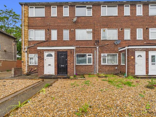 Flat for sale in Upper Belvedere, Greater London