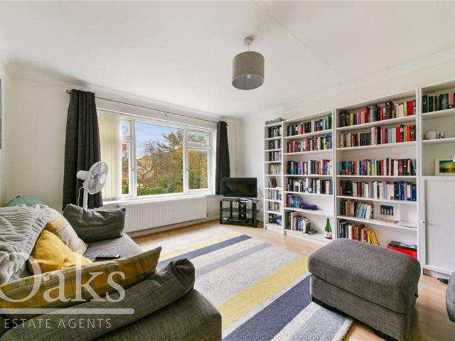 Flat for sale in London Borough of Croydon, Selhurst