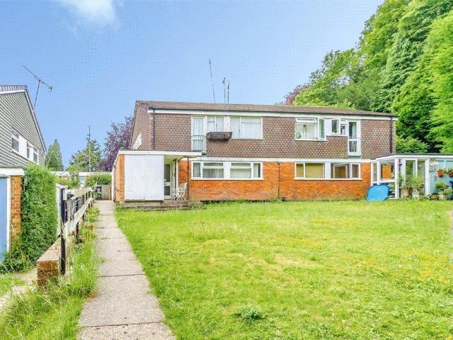Flat for sale in Caterham Valley, Hillview