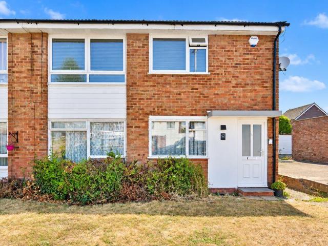 Flat for sale in Braintree, Essex