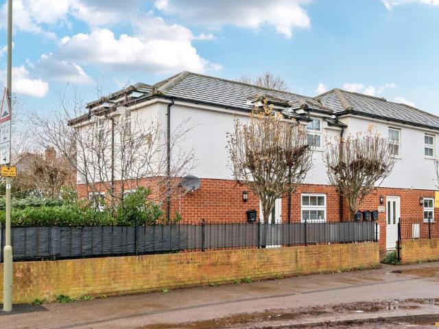 Flat for sale in Evershot, Oxfordshire