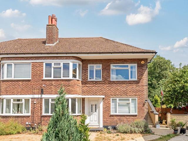 Flat for sale in Coney Hall, Greater London
