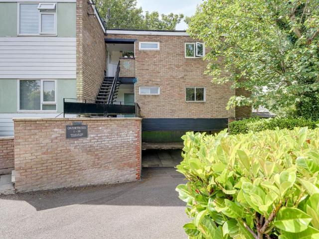 Flat for sale in Roundwood, Five Acres