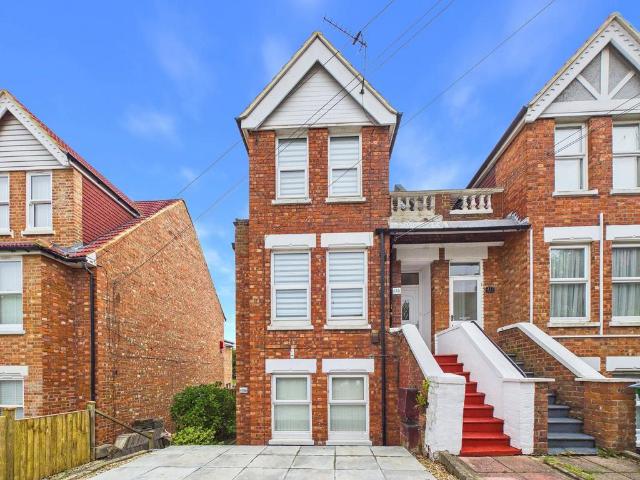 Flat for sale in Folkestone