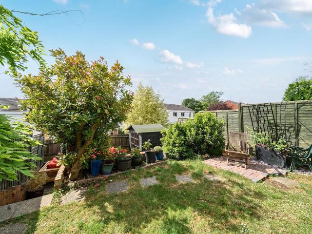 Flat for sale in Bolton Low Houses, Hampshire