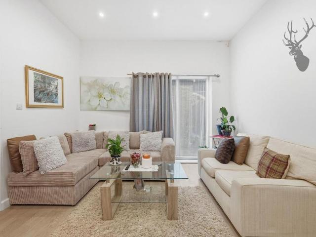 Flat for sale in London Borough of Newham, Greater London