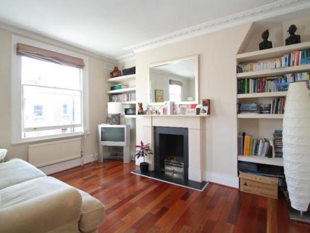 Flat for sale in Highbury, Greater London