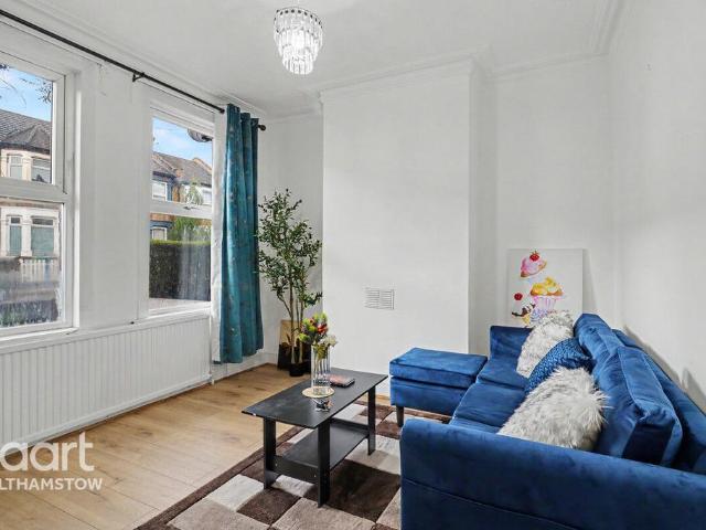 Flat for sale in Leyton, Greater London