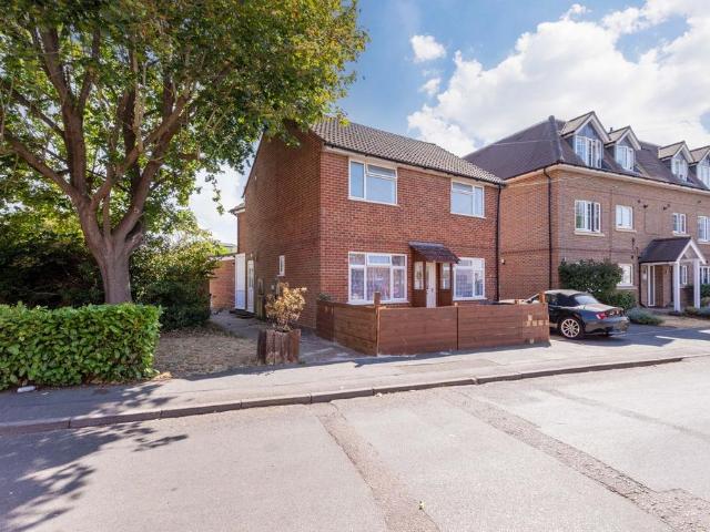 Flat for sale in Maidenhead