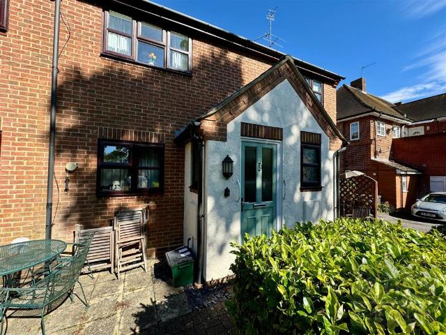 Flat for sale in Meridian Park, East Hertfordshire