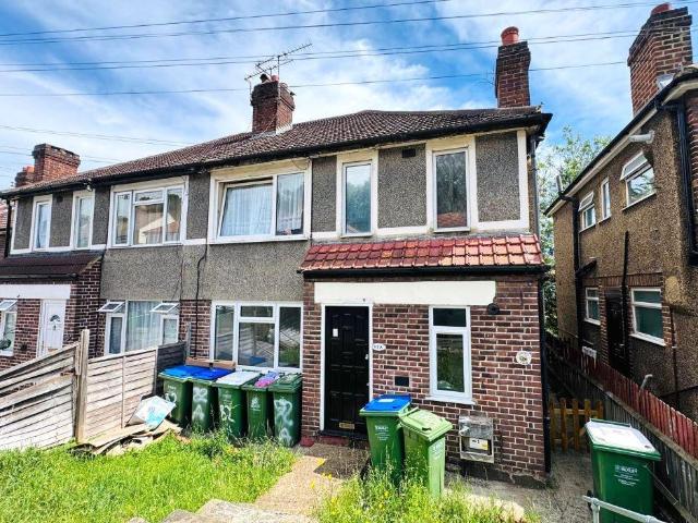 Flat for sale in Northumberland Heath, Greater London