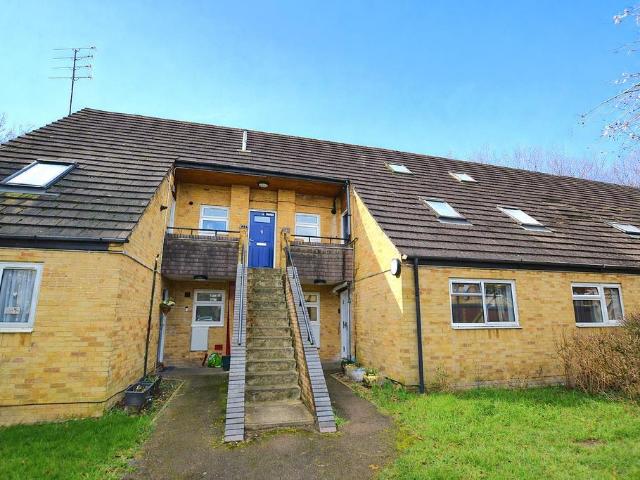 Flat for sale in Hatfield, Fretherne