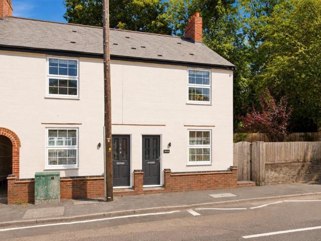 Flat for sale in Park Street, St Albans