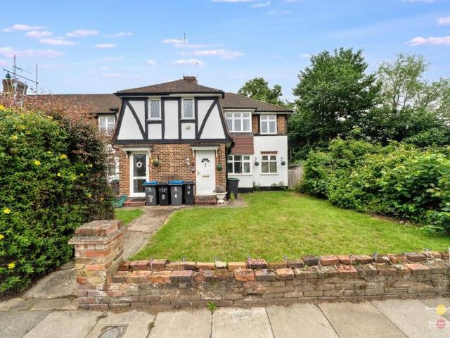 Flat for sale in Greater London