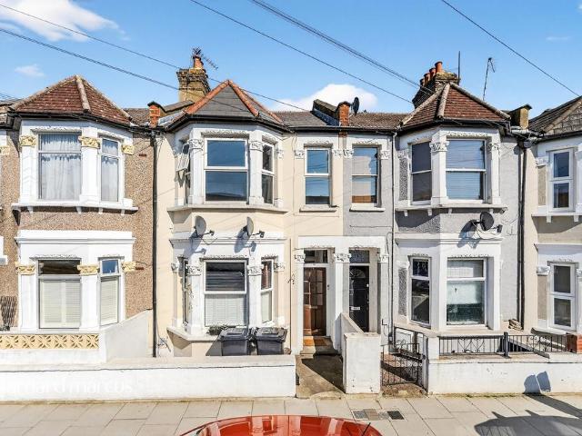 Flat for sale in Streatham Park, Greater London