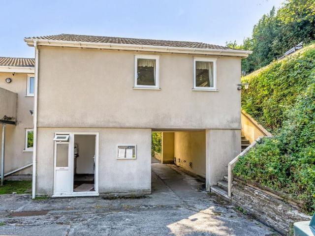 Flat for sale in Strode, Devon