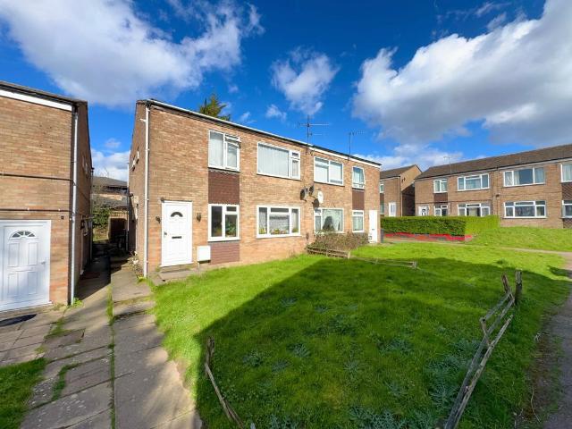 Flat for sale in Broadfields, Greater London