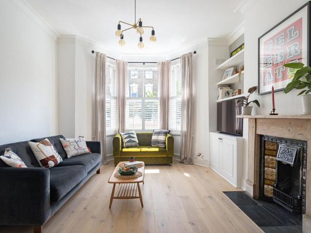 Flat for sale in London Borough of Haringey, Greater London