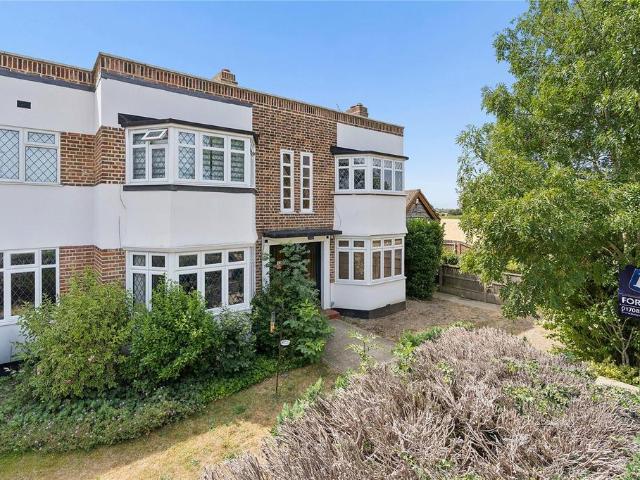 Flat for sale in Corbets Tey, Greater London