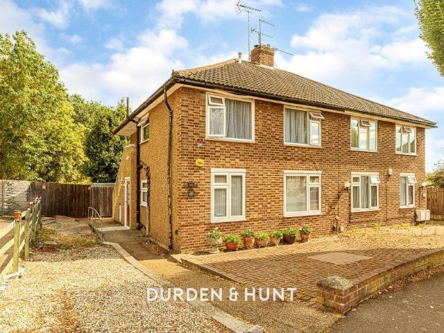 Flat for sale in Epping, Essex