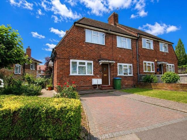 Flat for sale in Plumstead, Greater London