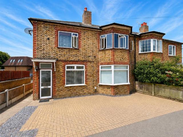 Flat for sale in Navestock Side, Essex