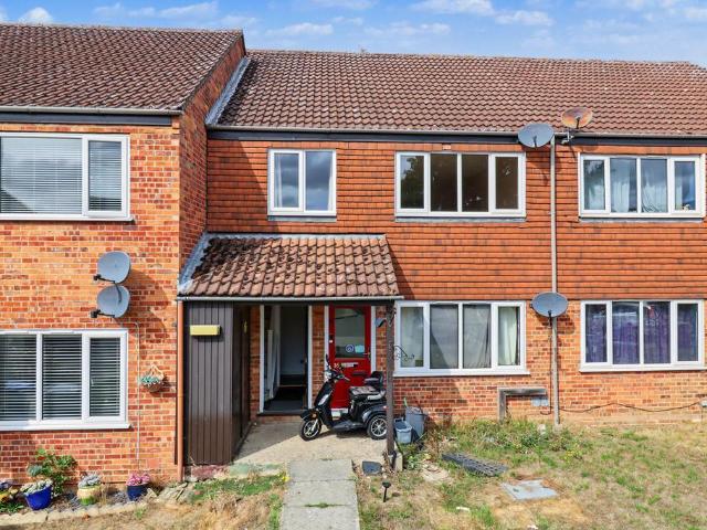 Flat for sale in Chedburgh, Suffolk