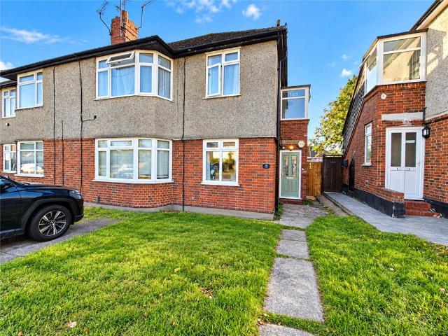Flat for sale in Poverest, Greater London