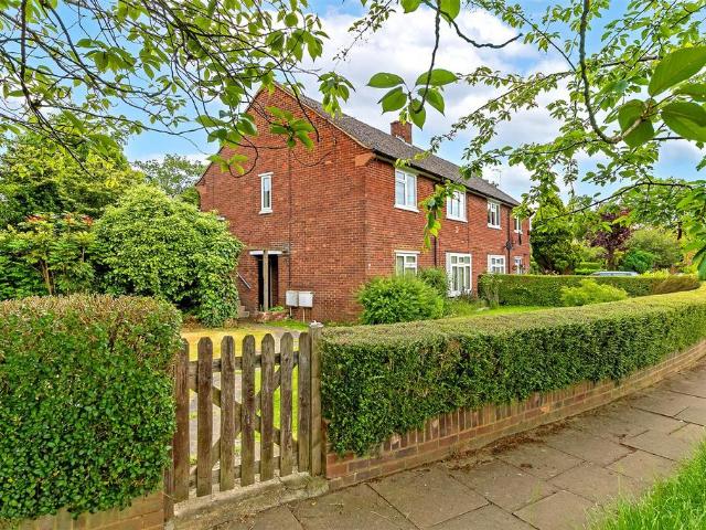 Flat for sale in St Albans, Five Acres