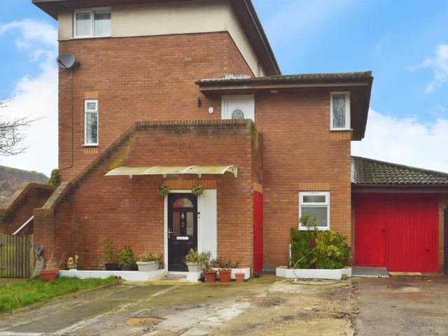 Flat for sale in Bradwell Common, Milton Keynes