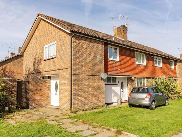 Flat for sale in Tilgate, Crawley