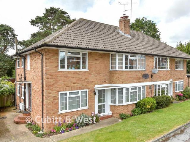 Flat for sale in Red Hill, Surrey