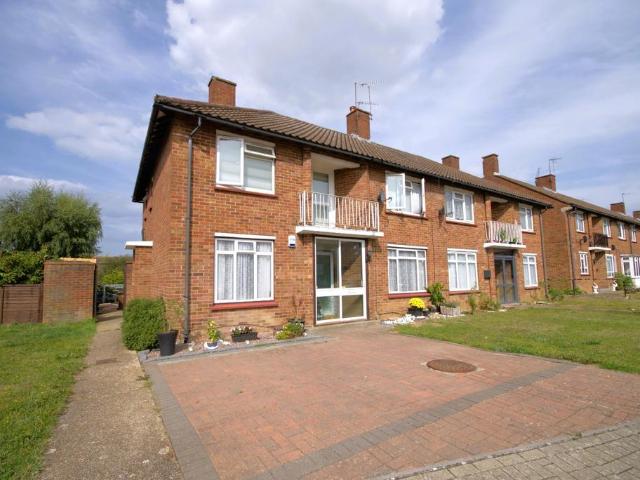 Flat for sale in Pinner, Greater London
