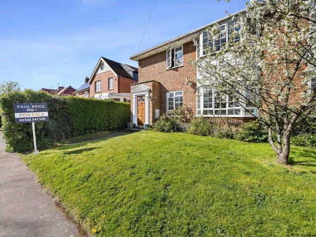 Flat for sale in Hillview, Surrey