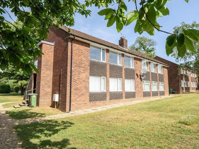 Flat for sale in Helford, Hampshire