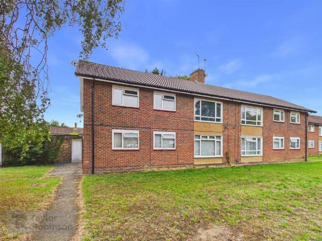Flat for sale in Langley Green, Glynde