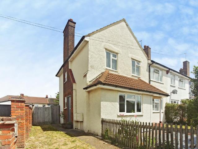 Flat for sale in London Borough of Croydon, Greater London