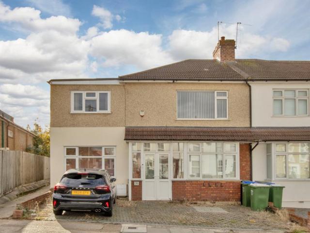 Flat for sale in Blendon, Greater London