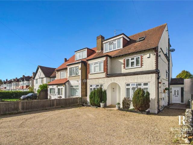 Flat for sale in Roundshaw, Greater London