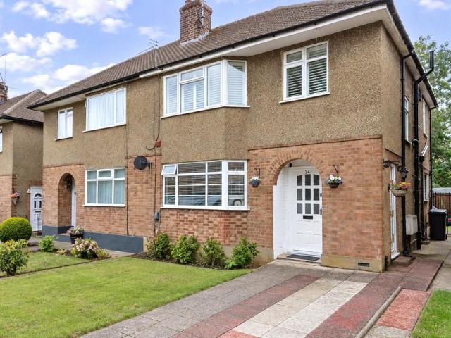 Flat for sale in Duck Island, Greater London