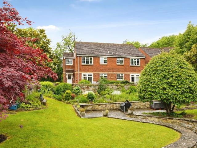 Flat for sale in Golden Valley, Gloucestershire